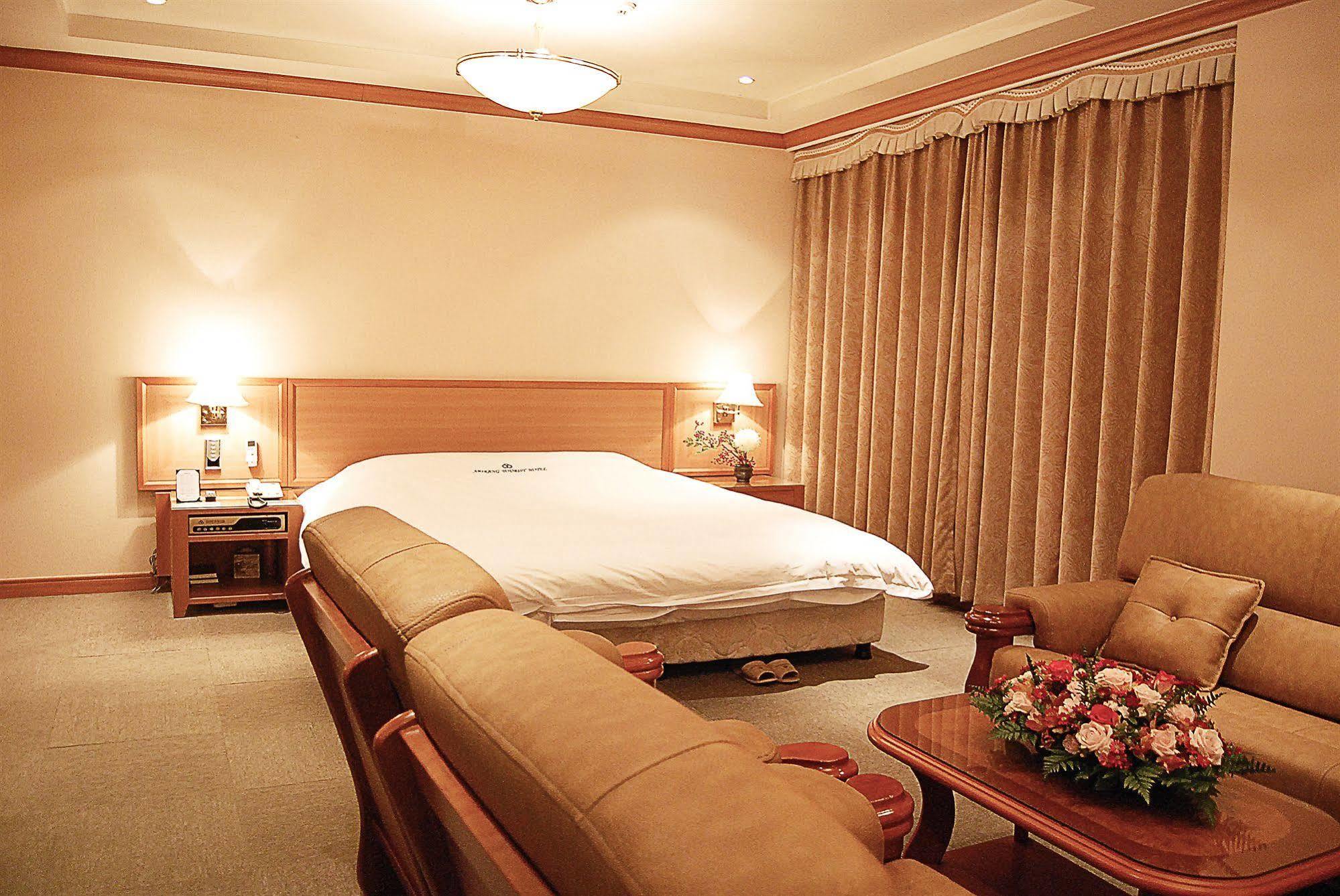 Arirang Tourist Hotel Changwon Exterior photo