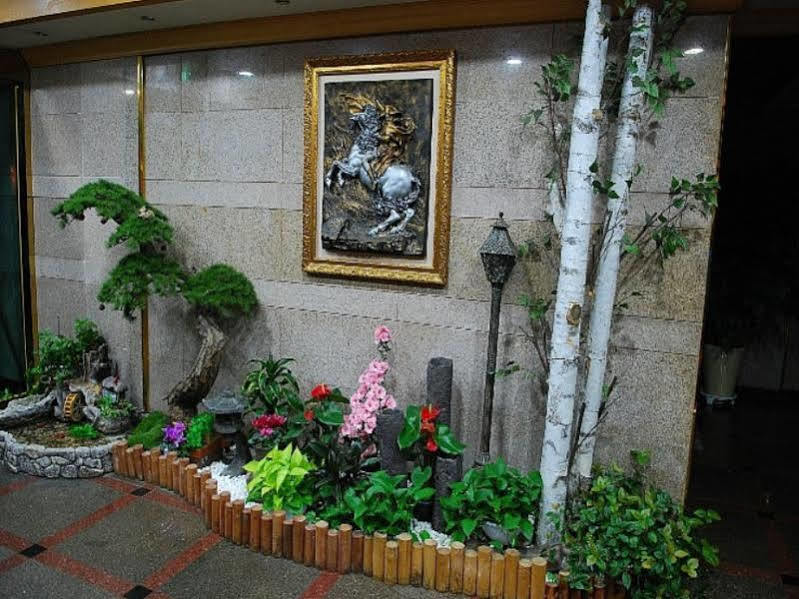 Arirang Tourist Hotel Changwon Exterior photo